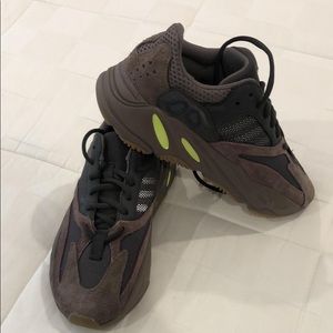 Yeezy 700